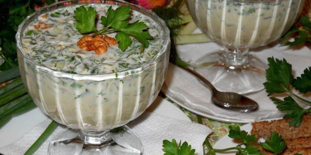 зеленый холодный суп на кефире таратор