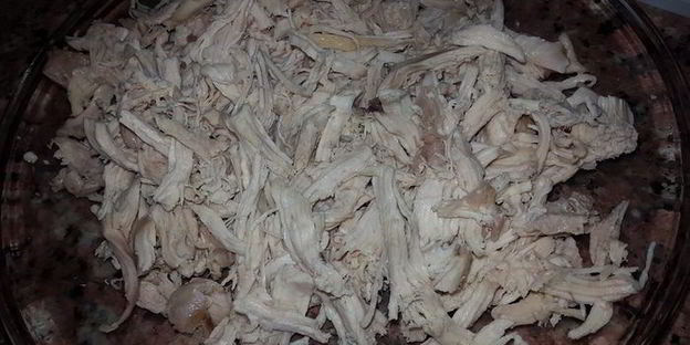 куриный суп со шпинатом, щавелем и зеленью