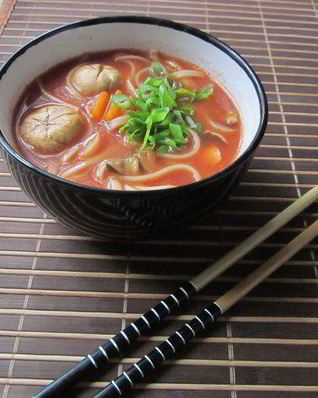 Мисо суп с курицей и лапшой Удон