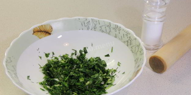 классическая окрошка на квасе с колбасой