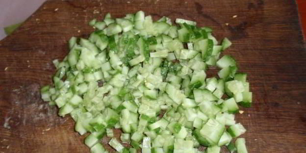 окрошка на курином бульоне