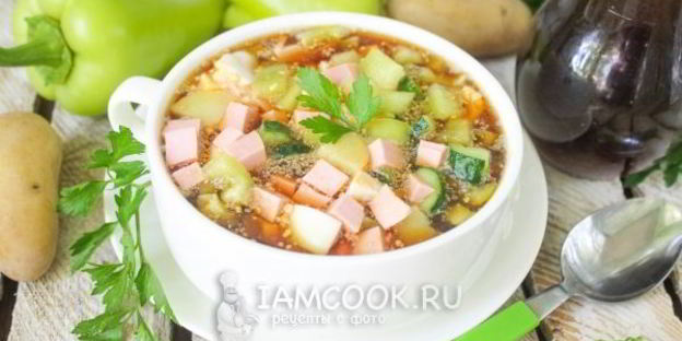 окрошка на квасе с колбасой и болгарским перцем