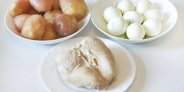 окрошка на сыворотке с куриной грудкой