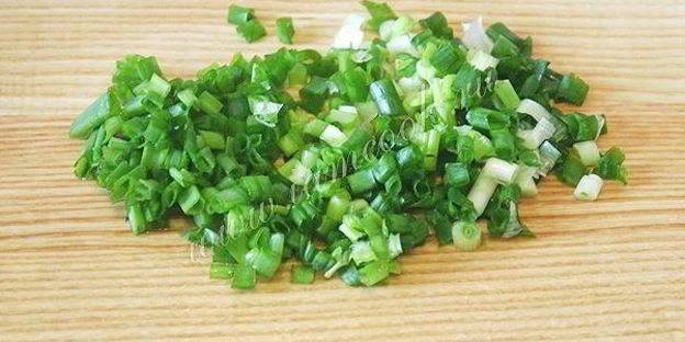 окрошка на сыворотке с куриной грудкой