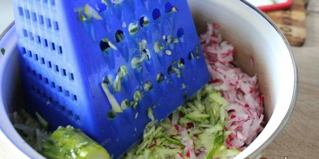 окрошка на сыворотке с ветчиной