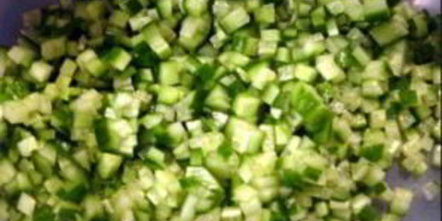 окрошка с колбасой на квасе