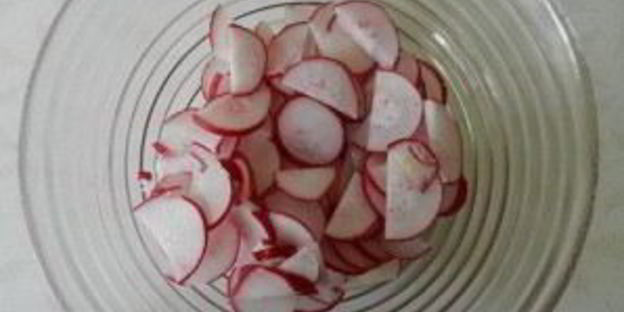 окрошка с колбасой на квасе