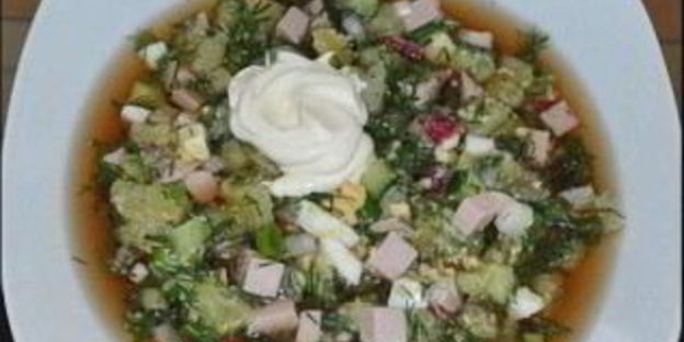 окрошка с колбасой на квасе