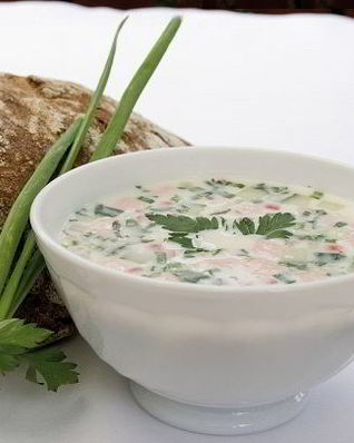 Окрошка с колбасой на майонезе