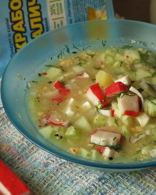 Окрошка с крабовыми палочками