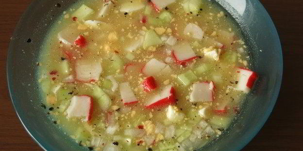 окрошка с крабовыми палочками