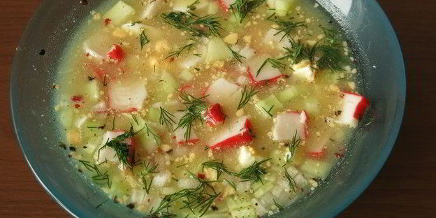окрошка с крабовыми палочками