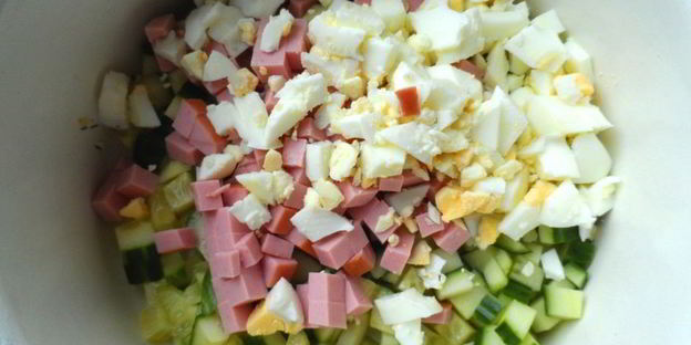 окрошка с вареной колбасой