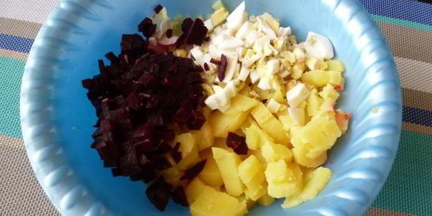 окрошка со свеклой и мацони