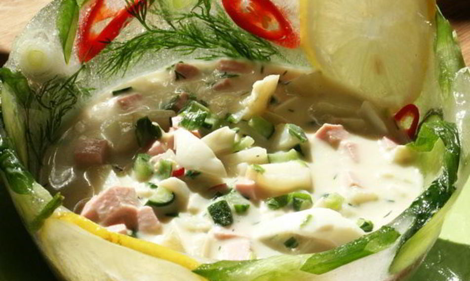 Рецепт окрошки в ледяной вазе