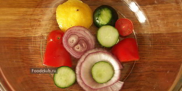 окрошка в ледяной вазе