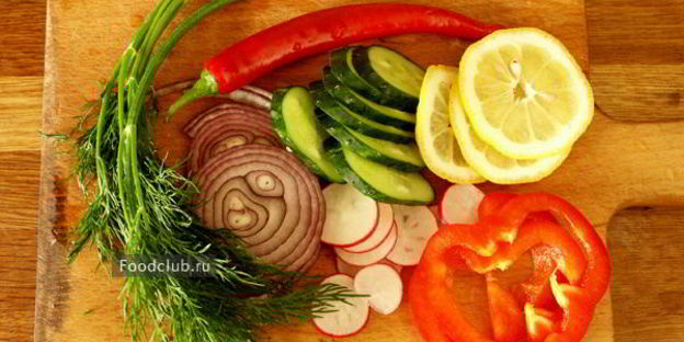 окрошка в ледяной вазе