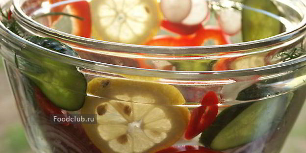 окрошка в ледяной вазе