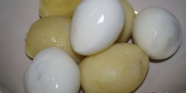 весенняя окрошка с отварной говядиной на кефире и минералке