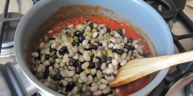 острый суп с фасолью