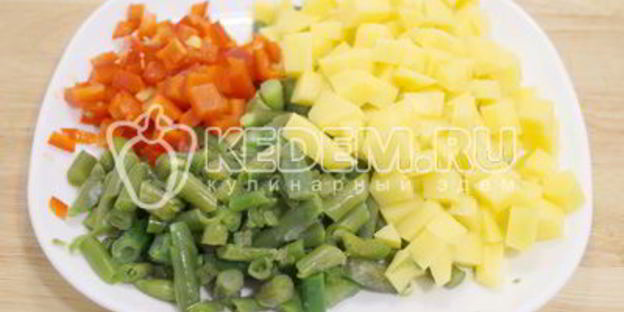 куриный суп с овощами и фасолью