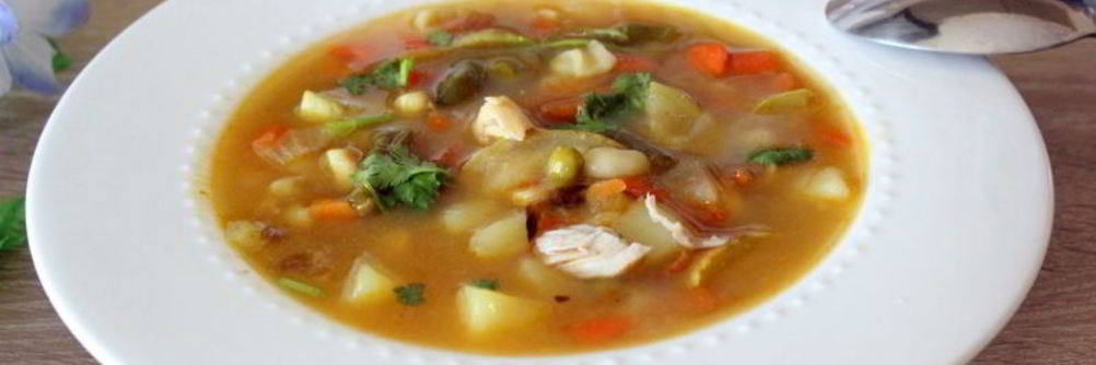 Куриный суп с овощами и мелкой пастой