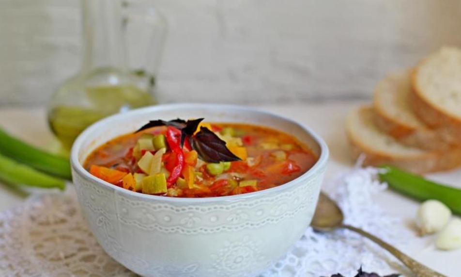 Рецепт легкого летнего овощного супа