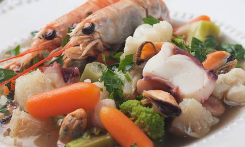 Рецепт легкого супа с креветками, овощами и кинзой