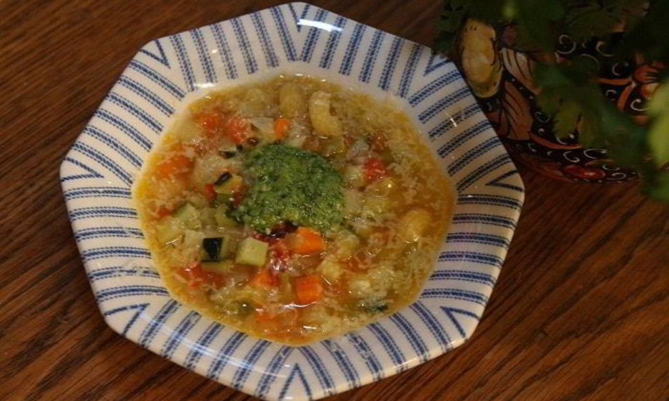 Рецепт овощного итальянского супа с песто