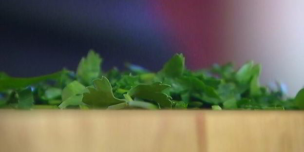 овощной суп с курицей и яичной лапшой