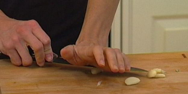 овощной суп с курицей и яичной лапшой