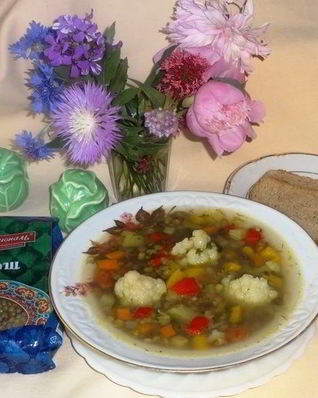 Овощной суп с машем и цветной капустой