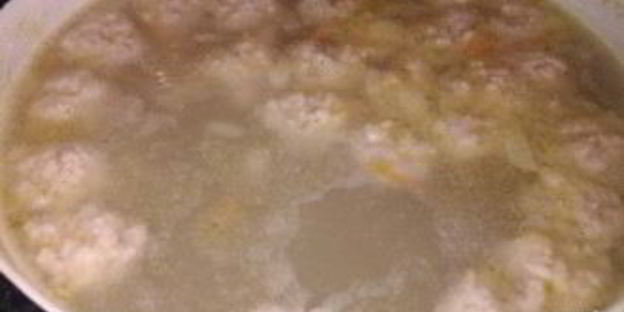 суп с куриными фрикадельками и овощами