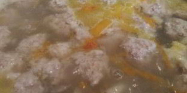 суп с куриными фрикадельками и овощами
