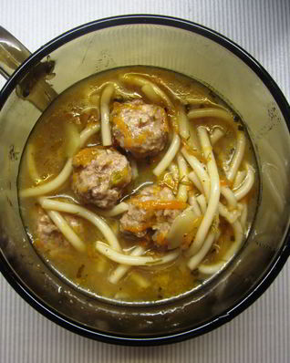 Суп с вермишелью, овощами и фрикадельками