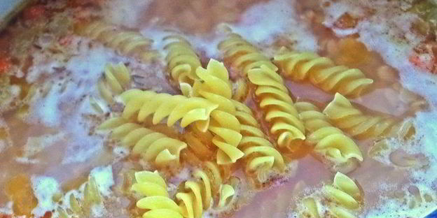 чечевичная похлебка с фузилли