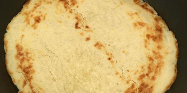 чесночная похлебка с лепешками