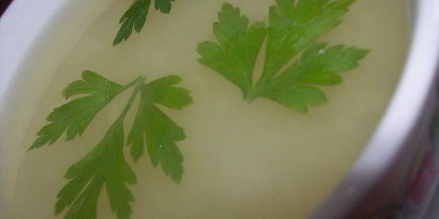 чесночная похлебка с сырно-куриными тостами