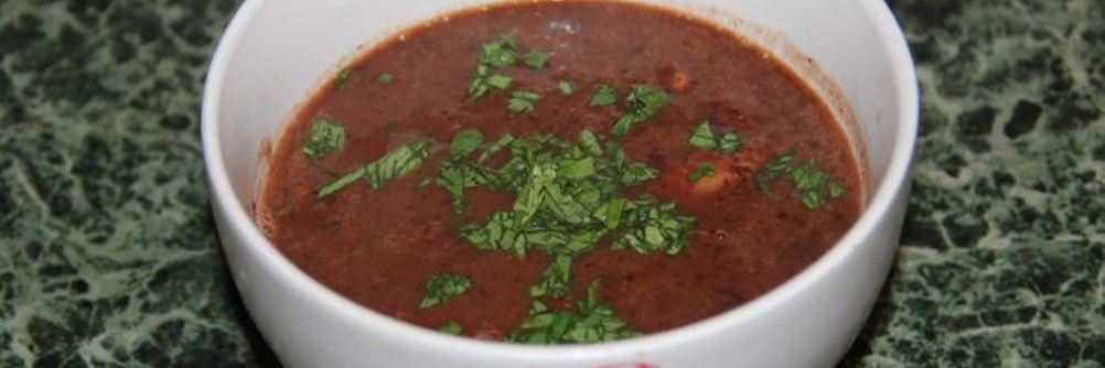 Фасолевая похлебка с грудинкой и чили