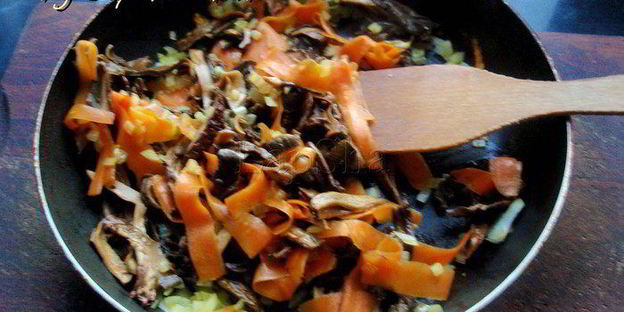 грибная похлебка с перловкой и курицей