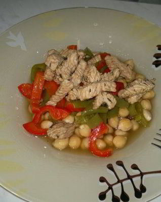 Нутовая похлебка с бульоном из индейки в бальзамике и лимонном соке со сладкими перцами