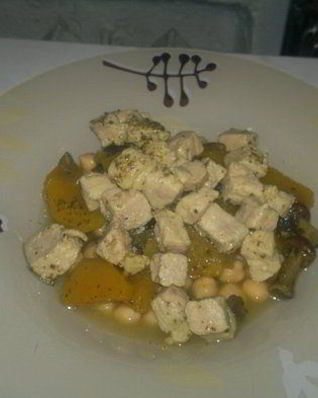 Нутовая похлебка со свининой и тыквой