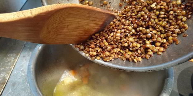 похлебка с чечевицей и черносливом