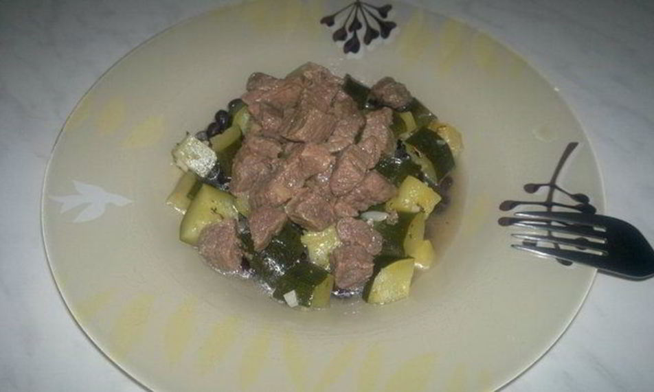 Рецепт похлебки с черными бобами и мясом черного бычка