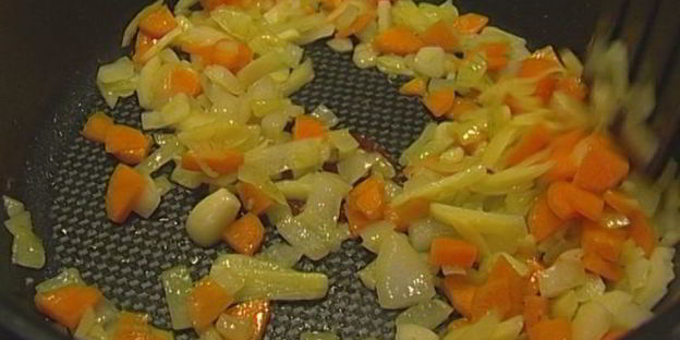 пряная чечевичная похлебка с миндалем