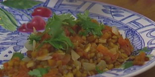 пряная чечевичная похлебка с миндалем