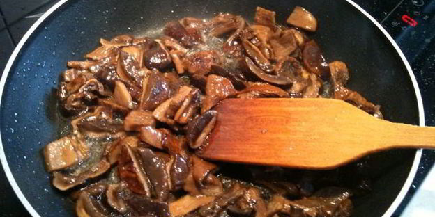 сытная постная похлебка с грибами и фасолью