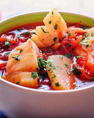 Томатная похлебка с рыбой и картофелем