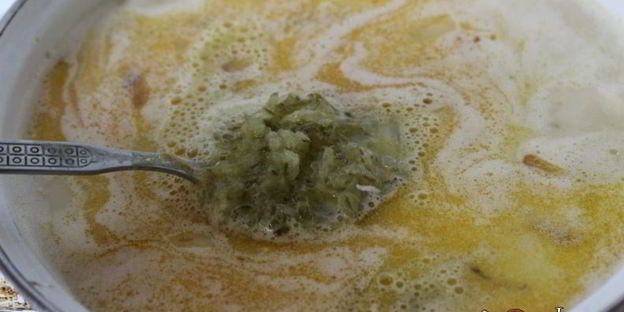 польский суп с маринованными огурцами