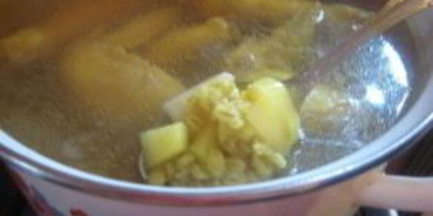 рассольник с курицей и перловкой